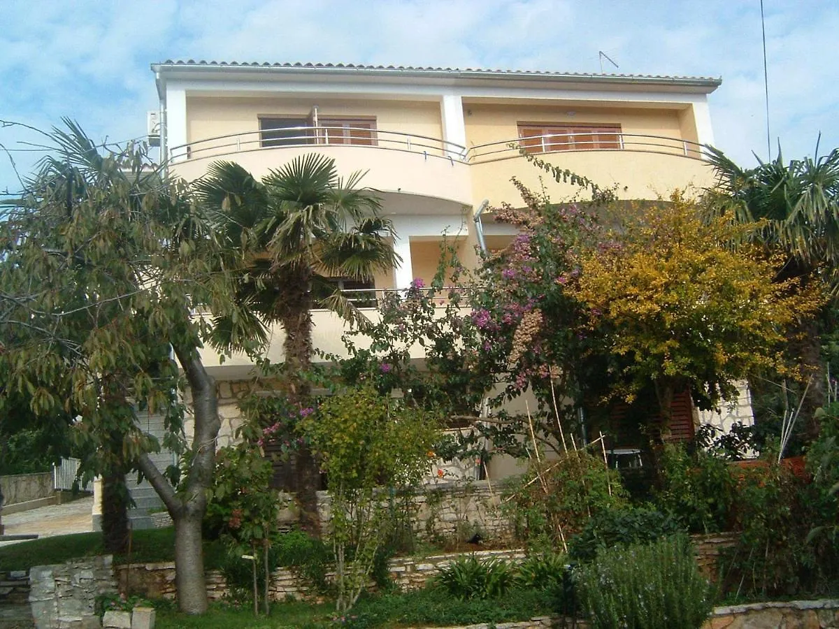 Apartments Tomic بريمونتيرا