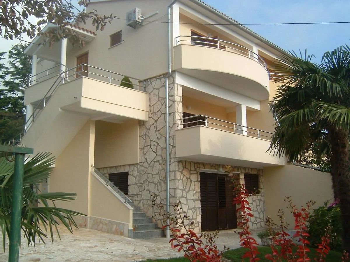 Apartments Tomic بريمونتيرا
