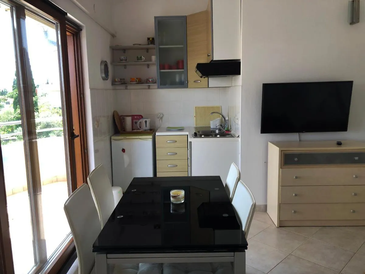 Apartments Tomic Premantura 0*,  Croazia