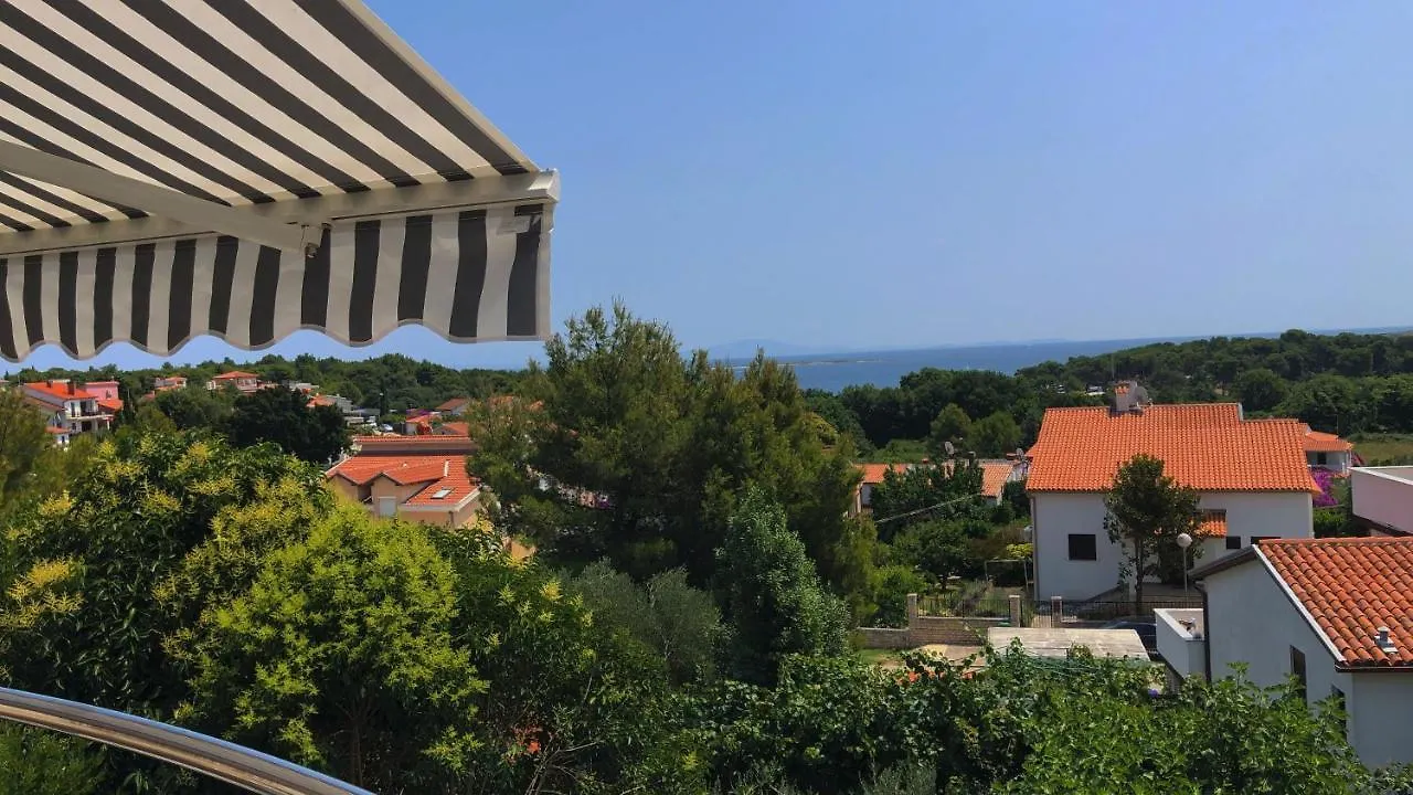 Apartments Tomic بريمونتيرا