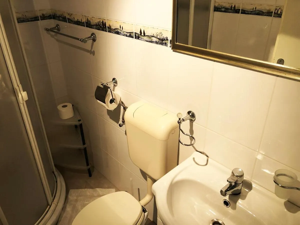 Apartments Tomic بريمونتيرا كرواتيا